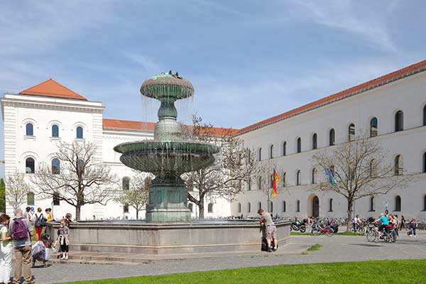 دانشگاه لودویگ ماکسیمیلیان مونیخ LMU