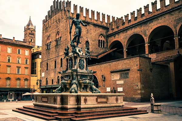 دانشگاه بولونیا (University of Bologna)